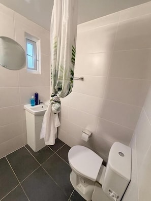 Dortoir Partagé, 1 chambre | Salle de bain