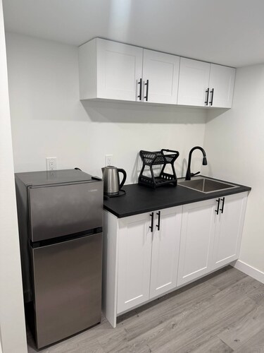 Room-haven in the Prairies SB