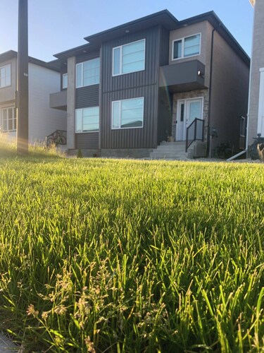 Room-haven in the Prairies SB