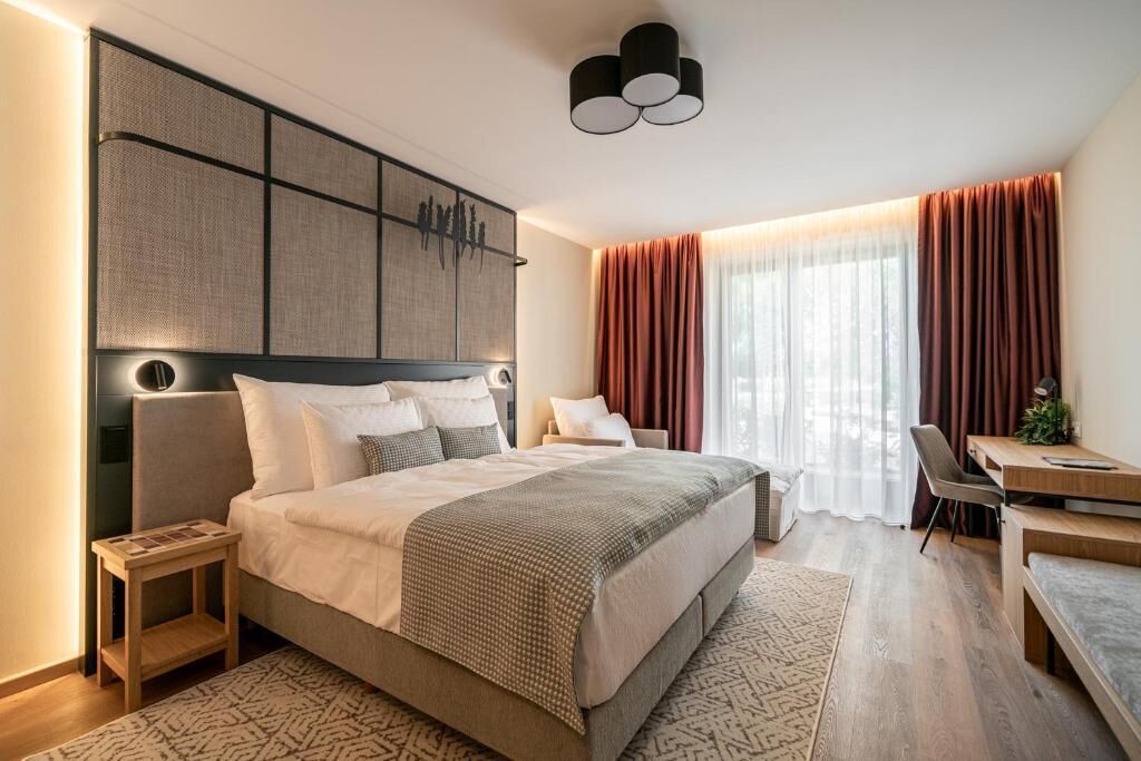 Habitación Deluxe con 1 cama doble o 2 individuales, vistas parciales al lago