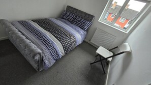 1 bedroom - Room-cozy Guest Room in Leicester With S (Leicester)