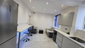Gemeinsamer Schlafsaal, 1 Schlafzimmer | Eigene Küche