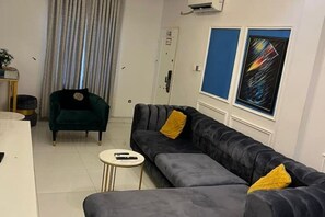 Living area - Luxury 2-Bedroom Apartment with Pool & Jacuzzi | Secure Estate Near Airport (Lagos)