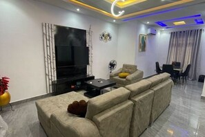 Unclassified image, 5 of 14, button