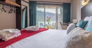 Superior Double Room, Balcony, Lake View - HOTEL DU POÈTE (Tresserve)