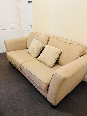 Dormitorio compartido, 1 habitación | Zona de estar