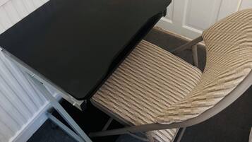 Shared Dormitory, 1 Bedroom | Living area