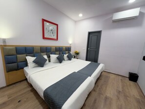 Deluxe Triple Room | Iron/ironing board, free WiFi - Hotel City Avenue (Mumbai)