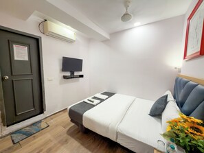 Iron/ironing board, free WiFi, bed sheets - Hotel City Avenue (Mumbai)