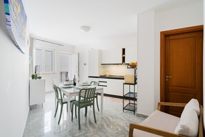 Interior - Kalès Home in Otranto – Balcony, Wi-Fi & Air Conditioning (Otranto)