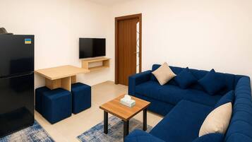 Room, 1 Bedroom, Accessible, Private Pool | Living room