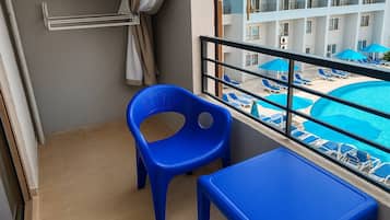 Chambre, 1 chambre, accessible aux personnes à mobilité réduite, piscine privée | Balcon
