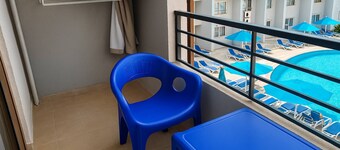 Room-charming Guest Room With Private En