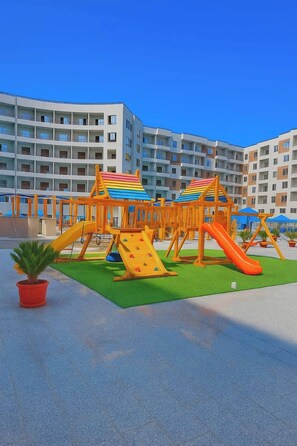 Habitación, 1 habitación, accesible para personas con discapacidad, piscina privada | Zona infantil