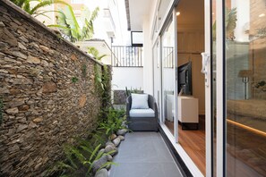 Standard Double Room | Teres/patio