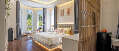 Luxury Double Room, Balcony, Park View | Free WiFi