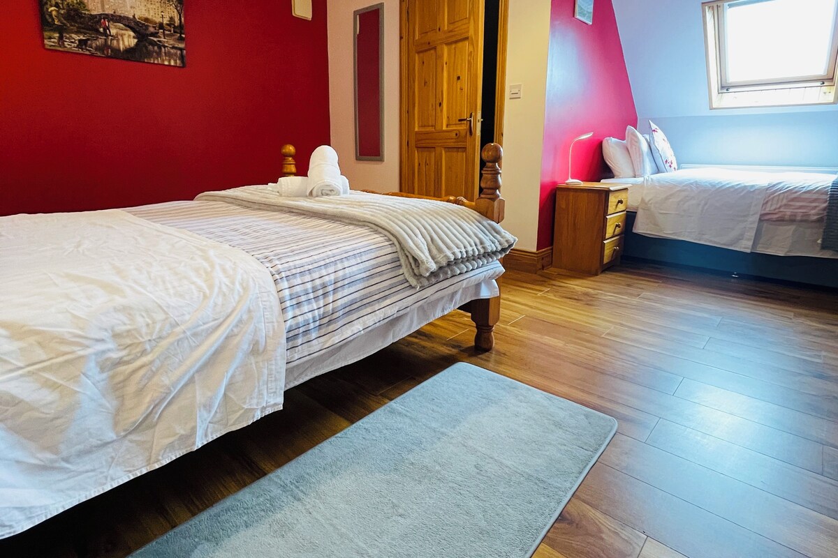 Deluxe Double Room | Free WiFi, bed sheets