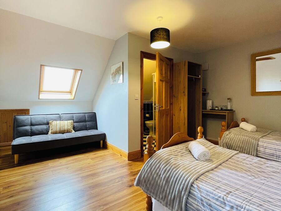 Deluxe Twin Room | Free WiFi