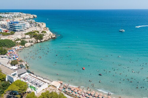 Casa Amanda à Torre dell'Orso avec jardin privé, Wi-Fi et climatisation