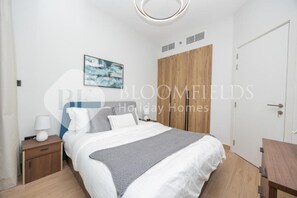 Apartment, Balcony, City View - Bloomfields Opulent 1Br in AlMaryah (Abu Dhabi)