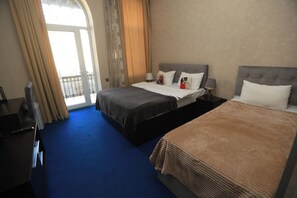 Family Triple Room, City View