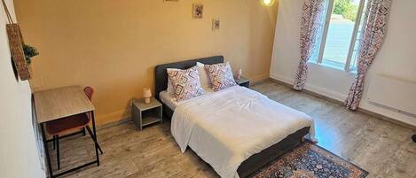 1 bedroom, iron/ironing board, WiFi, bed sheets