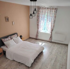 1 chambre, fer et planche à repasser, Wi-Fi, draps fournis