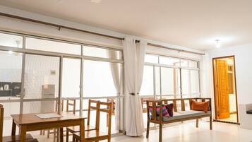 Apartment, 1 Bedroom, Accessible, Ocean View | Ruang tamu