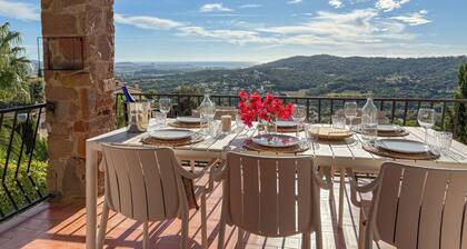 Villa âLa Serenidadâ â Ihr stilvoller RĂŒckzugsort in den HĂŒgeln von Calonge