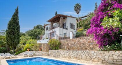 Villa ‘La Serenidad’ – your stylish retreat in the hills of Calonge
