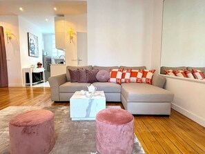 Unclassified image, 2 of 29, button - L'appartement Jean Bologne C (Paris)