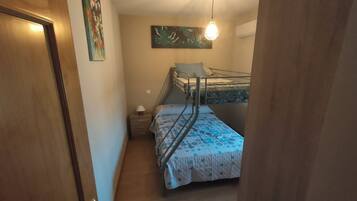 3 bedrooms, WiFi, bed sheets