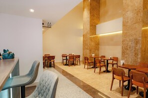 Restaurant - The Scenic Hotel (Phnom Penh)