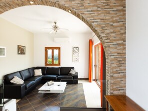 TV, DVD player - Villa Ypsilon by Interhome (Argiroupoli)