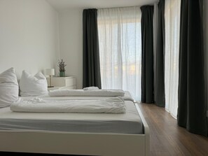 1 bedroom, WiFi, bed sheets - Cozy apartment, with e-charging station, on the edge of the forest & the R1 European cycle path (Borkheide)