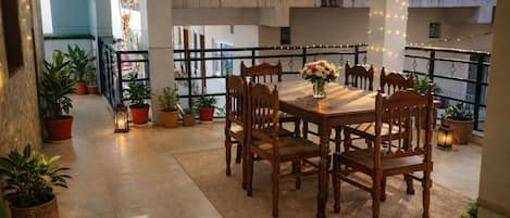 Superior Suite, Balcony, Mountain View | Outdoor dining