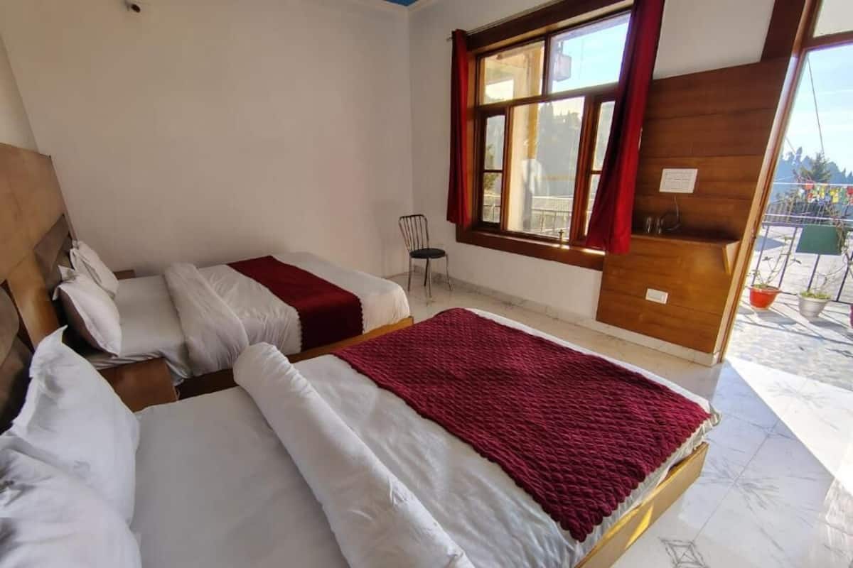 Family Room, Balcony, Mountain View