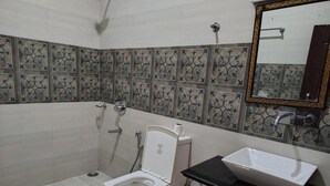 Gambar tidak terklasifikasi, 4 dari 43, tombol