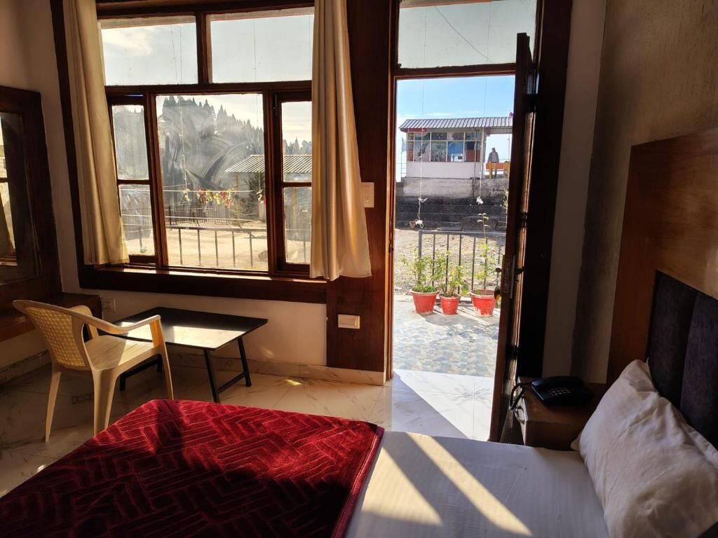 Standard Room, Balcony, Mountain View