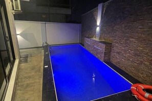 Pool - Spacious 2Bedroom Apt w/pool & gym in Ikeja GRA (Lagos)