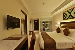 Family Quadruple Room - Hotel Luminara (Kochi)
