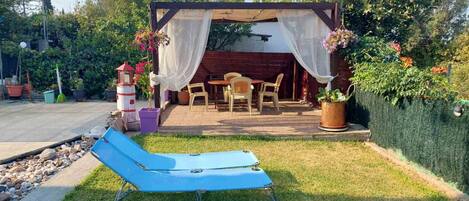 屋外ダイニングエリア