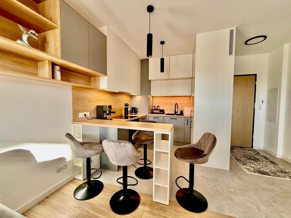 Unclassified image, 1 of 9, button