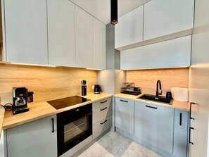 Unclassified image, 4 of 9, button