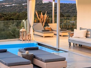 A heated pool - Olivengrüne Villa mit privatem beheiztem Pool by Interhome (Agios Nikolaos)