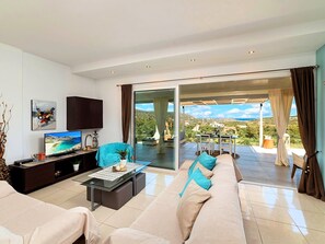 TV - Olivengrüne Villa mit privatem beheiztem Pool by Interhome (Agios Nikolaos)