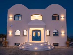 Exterior detail - VILLA SANTORINI, WEIN DUNKLES MEER VILLEN by Interhome (Agia Pelagia)