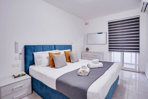 2 habitaciones, escritorio, tabla de planchar con plancha y wifi 