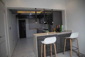 Private kitchen - Luxury 2/3 bedrooms Duplex terrace w/ pool (Lagos)