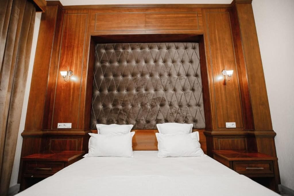 Suíte superluxo | Cofres nos quartos, escrivaninha, espaço de trabalho para notebook